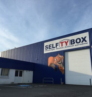 devanture du centre de stockage Selftybox à Vannes